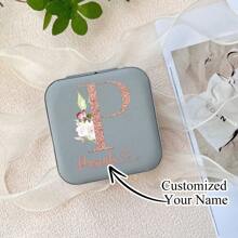 1个个性化玫瑰字母首饰收纳盒，春新年礼物，可收纳戒指、项链、耳环，可定制送给妈妈的礼物，可定制送给伴娘的礼物，男女通用，休闲百搭，可定制，个性化，可定制，是送给他、男朋友、女朋友、朋友的理想礼物，适合情人节、母亲节、新年等场合。