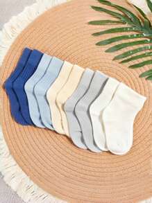 1 paire de chaussettes antidérapantes pour bébés avec broderie personnalisée et motif de pied. Aide les bébés à s'entraîner à marcher. Design avec cordon de serrage, absorption de l'humidité, respirant, style décontracté et mignon, convient pour l'intérieur, le bureau, l'extérieur, le port quotidien, toutes saisons, convient aux garçons et aux filles, excellent cadeau pour les bébés