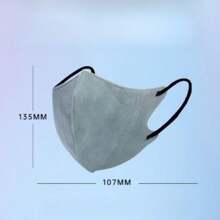 10pcs -50pcs New Thin Morandi 3D Disposable Mask, Unisex, Dust-Proof Mask Minimizes Face Size, White Mask Material No Dye No Odor, Other Colors May Have Slight Odor After Airing, Mask Size Details In Picture, Black & White Are Premium Quality, Colored Are Standard Quality. Recommend Purchasing Black & White.