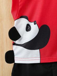 Set de 2 piezas de parte superior sin mangas con cuello redondo con estampado de panda lindo y pantalones cortos de unicolor para niños pequeños, adecuado para salidas diarias en verano - Rojo - View 5