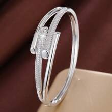 1 pieza Brazalete para mujer de doble capa con diseño de línea simple y circonita cúbica