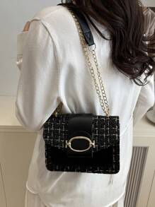 格子图案翻盖链条方包，实用百搭