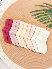 1 paire de chaussettes antidérapantes pour bébés avec broderie personnalisée et motif de pied. Aide les bébés à s'entraîner à marcher. Design avec cordon de serrage, absorption de l'humidité, respirant, style décontracté et mignon, convient pour l'intérieur, le bureau, l'extérieur, le port quotidien, toutes saisons, convient aux garçons et aux filles, excellent cadeau pour les bébés
