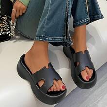 New EVA Thick Sole Slippers For Women, Summer Outdoor Fashion INS Korean Style, Indoor Anti-Slip Squishing Feeling Sandals