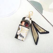 皮革围巾礼品套装包括口红盒、钥匙扣、零钱包、印花斜挎水桶包、创意礼品套装