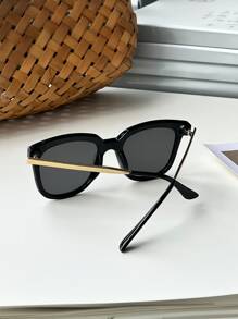 Unisex Retro Square Oversized Polarized Sunglasses, Plastic Frame Fashion Eyeglasses Classic For Outdoor Sports Cycling Traveling Beach Driving Fishing Sun Protection UV400 Fashionable Shade Elegant Outfit Family Outings Travel Vacation Holiday - màu đen - Xem 4