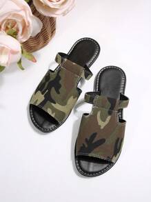 New Flat Round Toe Camouflage Sandals
