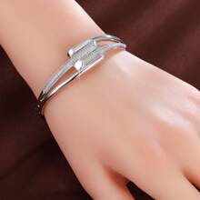 1 pieza Brazalete para mujer de doble capa con diseño de línea simple y circonita cúbica