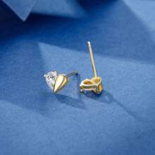 925 纯银心形耳钉，18K 镀金精致心形耳环，时尚耳环，优雅耳钉，派对配饰，情人节礼物，斋月装饰，日常穿着，浪漫约会，生日礼物，奢华珠宝，复古设计，个性化配饰，经典，闪亮，女士时尚，推荐，礼品精选，特殊场合，情侣耳环，节日礼物，精致，艺术风格，优雅魅力，完美搭配，选择，流行。 - 彩色 - 查看 4