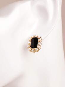 1 对优雅几何金属耳钉，配人造珍珠装饰，适合女性日常佩戴