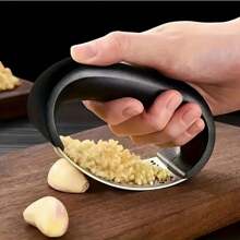 1pc Garlic Press, Easy To Clean Kitchen Tool For Quickly And Effectively Crushing Garlic