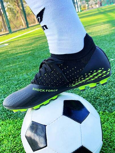 青少年尖刺足球鞋，专业训练鞋，适合尖刺球比赛，专业足球鞋