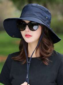 透气网眼拼接宽边运动帽，休闲户外徒步带可调节风绳（随机黑色纽扣款式，手工缝制隐藏纽扣位置误差2cm属正常现象）