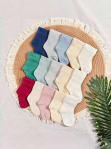 1 paire de chaussettes antidérapantes pour bébés avec broderie personnalisée et motif de pied. Aide les bébés à s'entraîner à marcher. Design avec cordon de serrage, absorption de l'humidité, respirant, style décontracté et mignon, convient pour l'intérieur, le bureau, l'extérieur, le port quotidien, toutes saisons, convient aux garçons et aux filles, excellent cadeau pour les bébés