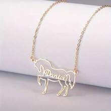 Elegante collar con dije de caballo dorado de declaración con grabado "Daniel" - Cadena ajustable de acero inoxidable, apto para uso casual y como regalo, regalo para amantes de los caballos