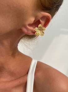 1pc Vintage Minimalist Fashionable Ocean Element Decor Earring Clip, Metal Gold Starfish, Shell, Sun, Moon, Flower Clip-On Earrings, Charming Jewelry Accessory For Women - Yellow Gold - View 1