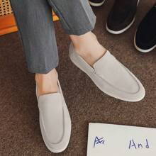 Men's Outside Seam Moccasin Almond Toe Low-Top Lightweight Slip-On Suede Loafers For Spring/Summer In Beige