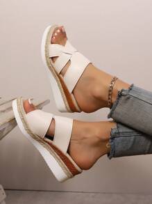 Sandalias cómodas de suela gruesa y punta redonda con tiras tejidas en color marrón, diseño de tiras cruzadas, sandalias casuales para vacaciones y playa, moda, comodidad, versátiles zapatos de verano, estilo coreano y europeo