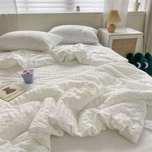 1pc Breathable Gauze Summer Quilt, Soft Solid Color Air Conditioning Blanket Suitable For Bedroom Comfort, Bedding Throw