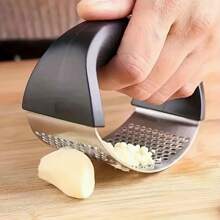 1pc Garlic Press, Easy To Clean Kitchen Tool For Quickly And Effectively Crushing Garlic
