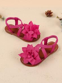 1 paire de sandales plates rouges pour tout-petits filles de grande taille avec des sangles à croisillons tricotés, décoration de pivoines en maille, bande élastique au talon, bout rond pour un usage quotidien, casual, fête, voyage, printemps/été 2025 nouveauté