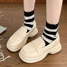 White Cute Simple Girls Waterproof Lightweight Flat Shoes, British Princess Style Fashion Casual Versatile Sandals, Loafers, Classic Thick Sole Leather Shoes - White - View 1