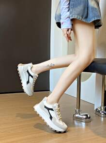 2025年春季女士新款韩版厚底运动鞋，学生跑步运动鞋，厚底休闲鞋，增高，舒适轻便，系带设计，极简线条图案，圆头低帮，时尚百搭的白色运动鞋 - 白灰 - 查看 3