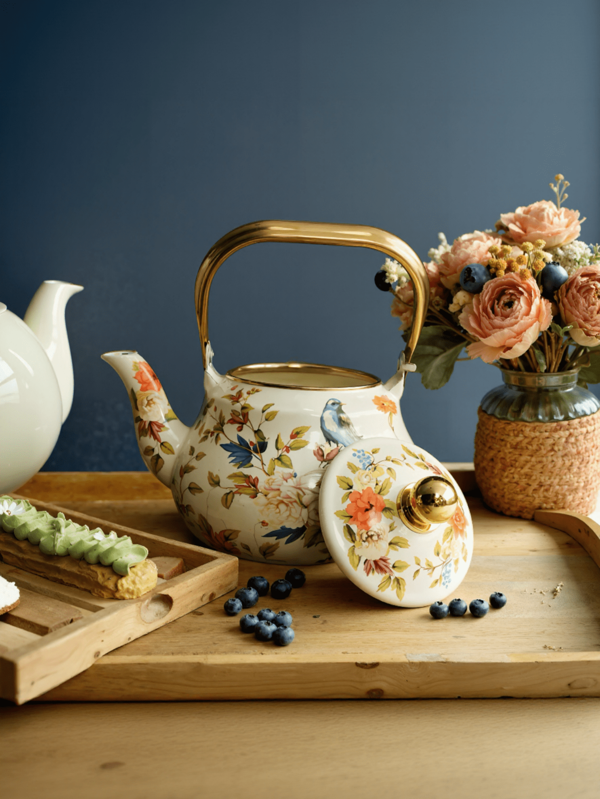 1 pieza Tetera de esmalte con diseño floral - Hervidor esmaltado para estufa, diseño vintage colorido con asa dorada, patrón de rosas y flores en floración, apta para agua caliente, té o bebidas, cafetera, excelente para reuniones familiares, campamento al aire libre, regalo para amigos, parejas y familiares