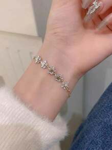 1pc Fashionable Pentagram & Flower Zirconia Drawstring Adjustable Bracelet, 5 Flowers Design Floral Style Bracelet For Women - Flowers - View 3