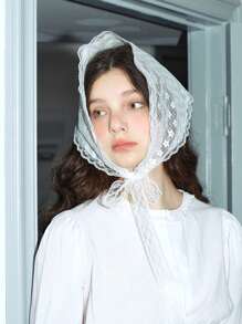 1pc White Lace French Style Triangular Headscarf, Sweet Girly Vintage Vibe Versatile Scarf, Suitable For Summer Vacation Photo Shoot Decoration