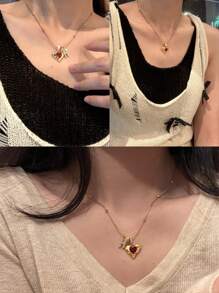 1 pièce Collier avec pendentif personnalisé minimaliste en zircone cubique en forme de cœur et lettre initiale en or, collier avec lettre personnalisable simple. Pendentif avec initiale en acier inoxydable personnalisé. Un cadeau idéal pour la petite amie, la mère, la famille, l'amie, la fille pour l'anniversaire, la Saint-Valentin, la Fête des mères, la remise des diplômes, le port quotidien, le mariage, la fête.