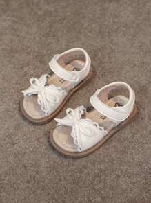 1 para dziewczęcych kokardek, prostych, modnych, eleganckich skórzanych sandałów z koronkową górą, płaskich, odpowiednich na lato