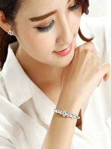 1 Stück luxuriöses elegantes ovales Perlen Armband mit Hohlblüten, Silber 925 plattiert, exquisites rotierendes Kupferball Design Armband. Vielseitiger Schmuckdekor, ein tolles Geschenk für Frauen zu Feiertagen und Geburtstagen