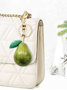 1 pieza Colgante con diseños de manzana, fresa y pera, nuevo gran colgante de cristal con forma de manzana y fresa, colgante de llavero, dije de manzana con mosquetón, accesorios brillantes de resina y metal, adecuado como regalo, recuerdo, accesorio para coche, bolso o mochila escolar para mujer