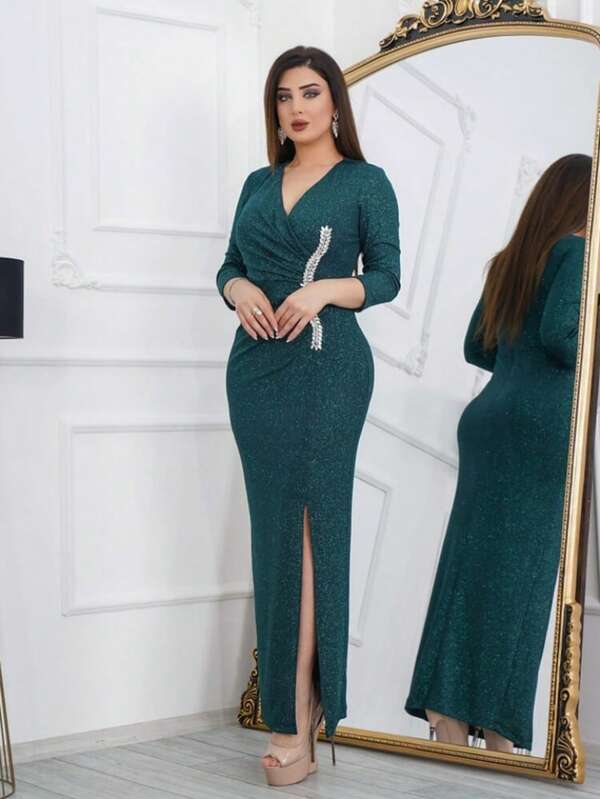 Vestido formal árabe de manga larga y ajustado con cuello en V y adornos de cristal