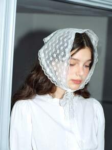 1pc White Lace French Style Triangular Headscarf, Sweet Girly Vintage Vibe Versatile Scarf, Suitable For Summer Vacation Photo Shoot Decoration