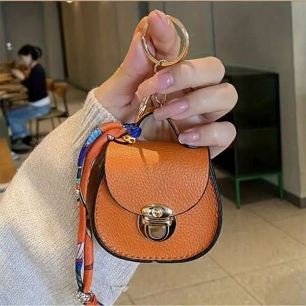 Elegant Mini Saddle Bag Keychain, Available In 3 Styles, Paired With High Quality Scarves - Stylish Versatile, Lightweight Faux Leather Coin Purse, Gold Buckle, Zipper, Fade Resistant - The Perfect Chic Gift Scarf Color May Vary