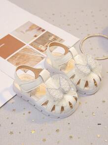 Sandálias fofas para bebês, estilo coreano, sola macia, antiderrapante, bico fechado, sapatos de princesa com laço para meninas pequenas