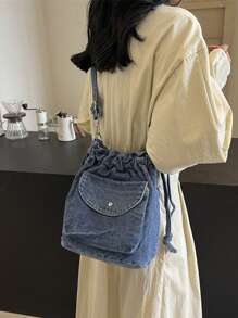 Prosta torba na ramię dla studentki, duża pojemność, styl vintage niebieski, zniszczony. Luźna torba typu crossbody, swobodny materiał jeansów spranych wodą, kieszeń boczna, styl college'u, torba szkolna, do codziennego użytku dla kobiet, dojazdy do pracy. Nadaje się do szkoły, wyjścia, podróży