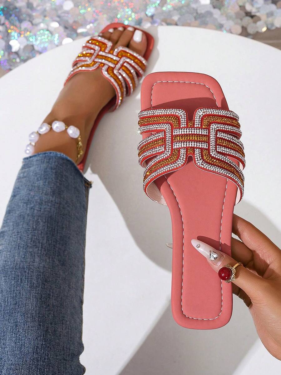 Sandales plates de luxe scintillantes à strass pour femmes, nouvelles sandales casual à bride en forme de tongs à talon plat confortable et bout rond, convient pour le printemps/été - Rouge - Voir 1