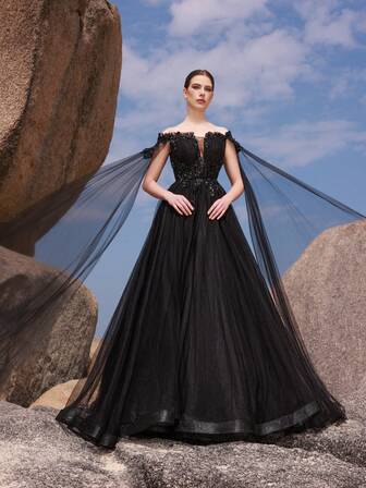 DELLA COUTURE 经典黑色长款网眼晚礼服，深 V 领荷叶边花卉亮片及地长款派对礼服，适合女性夏季婚礼、正式派对、舞会、红毯和其他特殊场合，礼服设计优雅夺目，婚礼宾客礼服，长袍