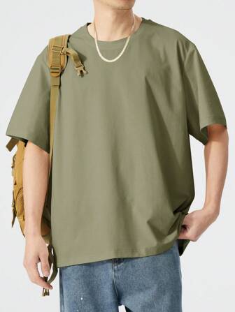 加大码灰绿色圆领纯色短袖T恤，适合夏季