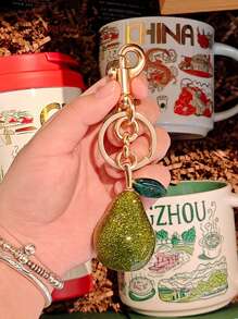 1 pieza Colgante con diseños de manzana, fresa y pera, nuevo gran colgante de cristal con forma de manzana y fresa, colgante de llavero, dije de manzana con mosquetón, accesorios brillantes de resina y metal, adecuado como regalo, recuerdo, accesorio para coche, bolso o mochila escolar para mujer