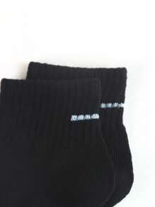 20 piezas/10 piezas Calcetines sencillos para niños, calcetines negros de media caña que absorben la humedad, calcetines de tubo medio para las cuatro estaciones, para primavera y verano, otoño e invierno, calcetines deportivos, regalos para niñas, regalos para niños, regalos para mamá, regalos para papá, ropa de invierno para niñas, ropa de invierno para niños, regalos navideños, estilos aleatorios