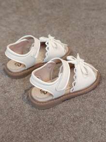 1 para dziewczęcych kokardek, prostych, modnych, eleganckich skórzanych sandałów z koronkową górą, płaskich, odpowiednich na lato