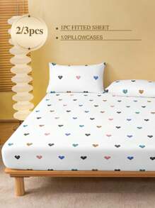 2/3件套白色彩色心形图案床上用品套装（不含填充物），卧室适用，超细纤维材质，透气舒适。1件床笠+1/2件枕套（不含填充物），适用于单人床、双人床、大号床、特大号床，深口袋设计，深度可达11.8英寸，透气抗皱，提升睡眠质量，可机洗。 - 彩色 - 查看 2