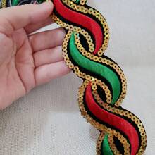 1 pièce Ruban à paillettes rouge/vert/jaune - Appliqué à repasser, convient pour tapis, vêtements, rideaux, chapeaux et autres ornementations de vêtements, bordures pailletées brodées, 1 yard (35,4 po x 1,97 po)