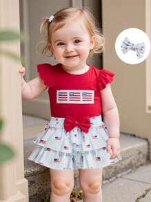 Conjunto de 3 piezas para niña bebé del 4 de julio: mameluco de manga corta, pantalones cortos con volantes y estampado de bandera estadounidense, diadema - Rojo - Ver 2