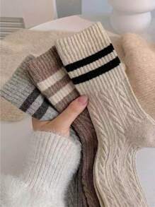 3 双女士宽筒羊毛混纺中筒袜，随机发货，日韩款