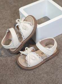 1 para dziewczęcych kokardek, prostych, modnych, eleganckich skórzanych sandałów z koronkową górą, płaskich, odpowiednich na lato